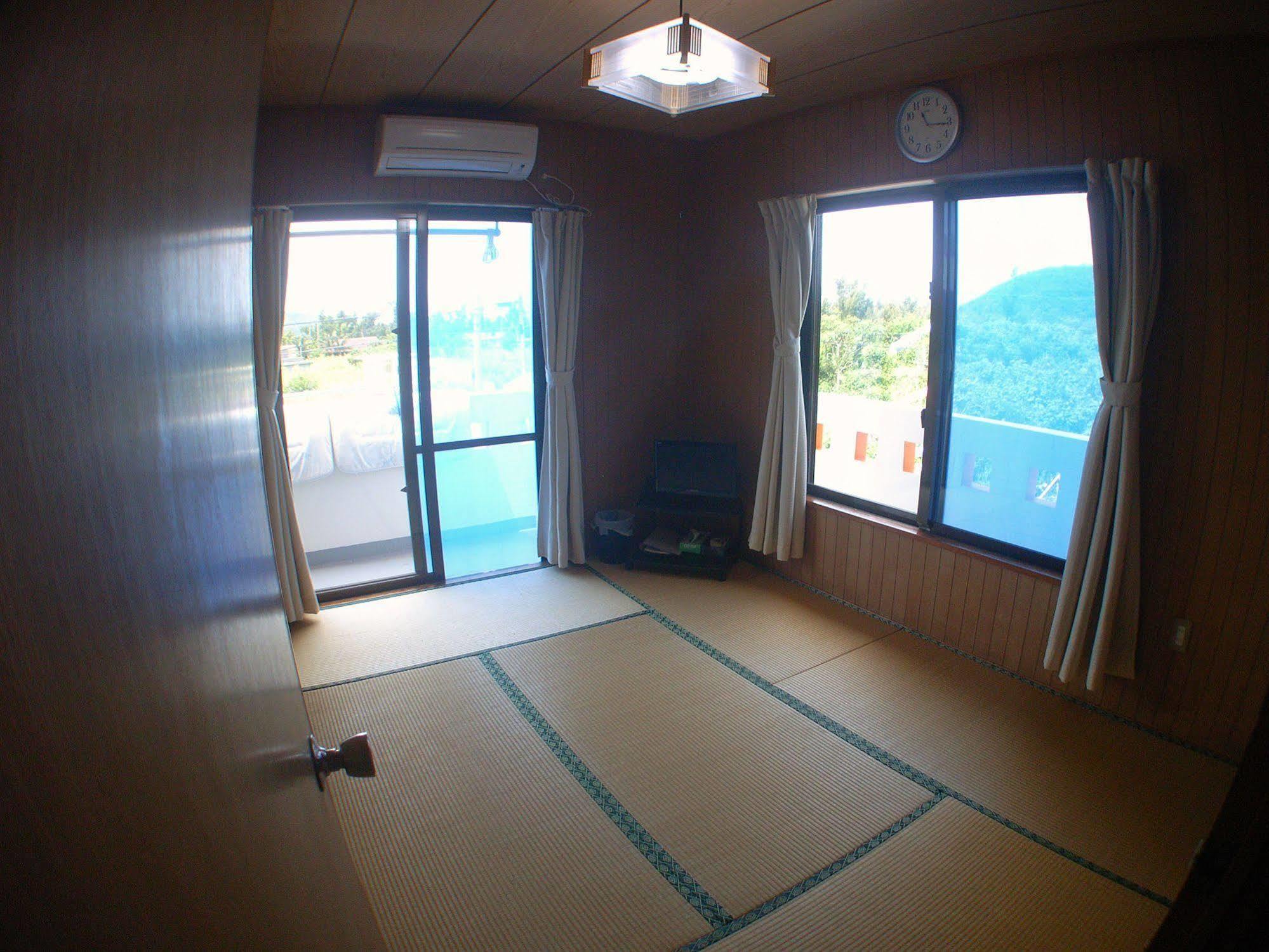 Minshuku Yadokari Hotel Zamami Exterior foto