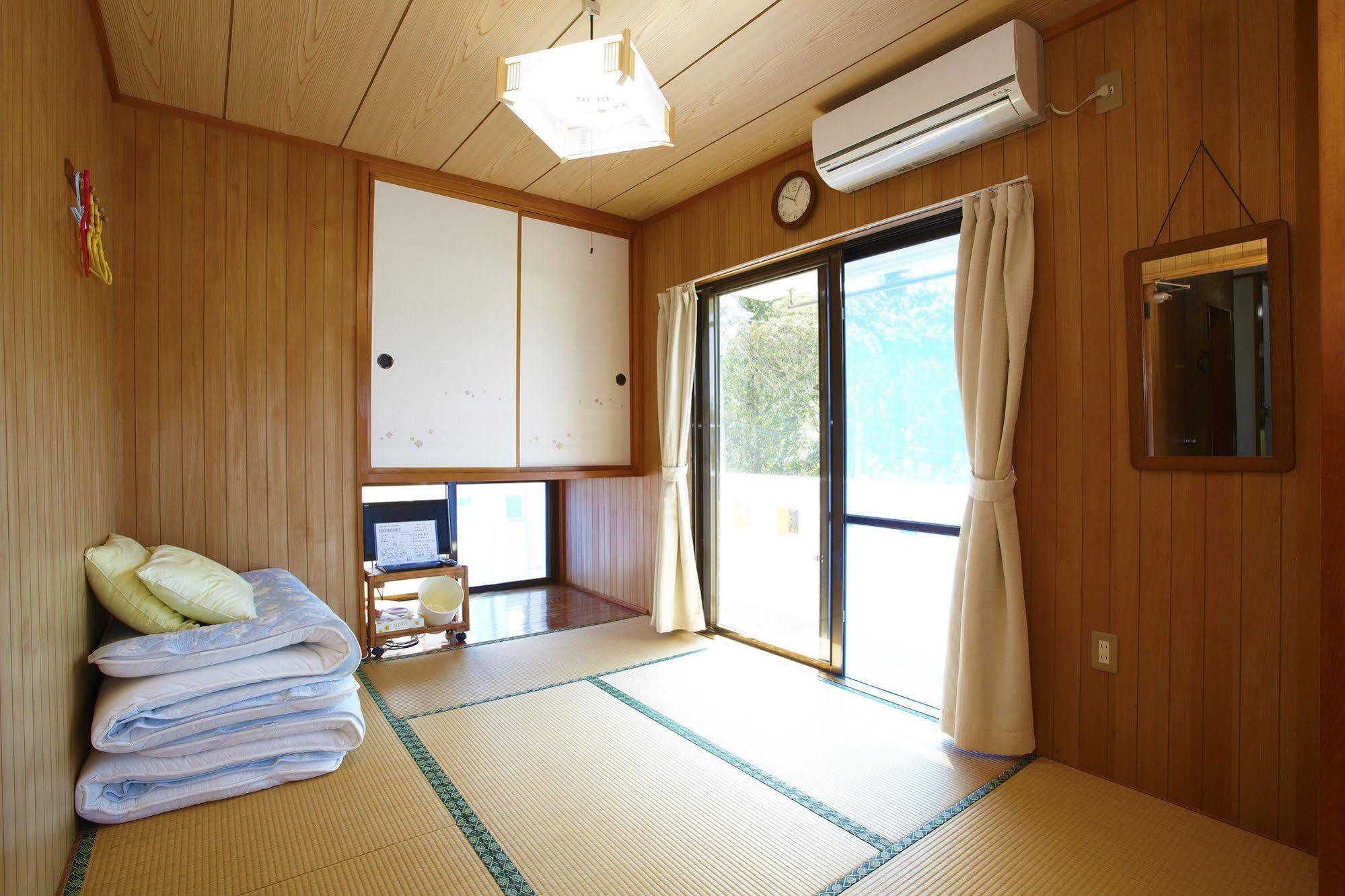 Minshuku Yadokari Hotel Zamami Exterior foto