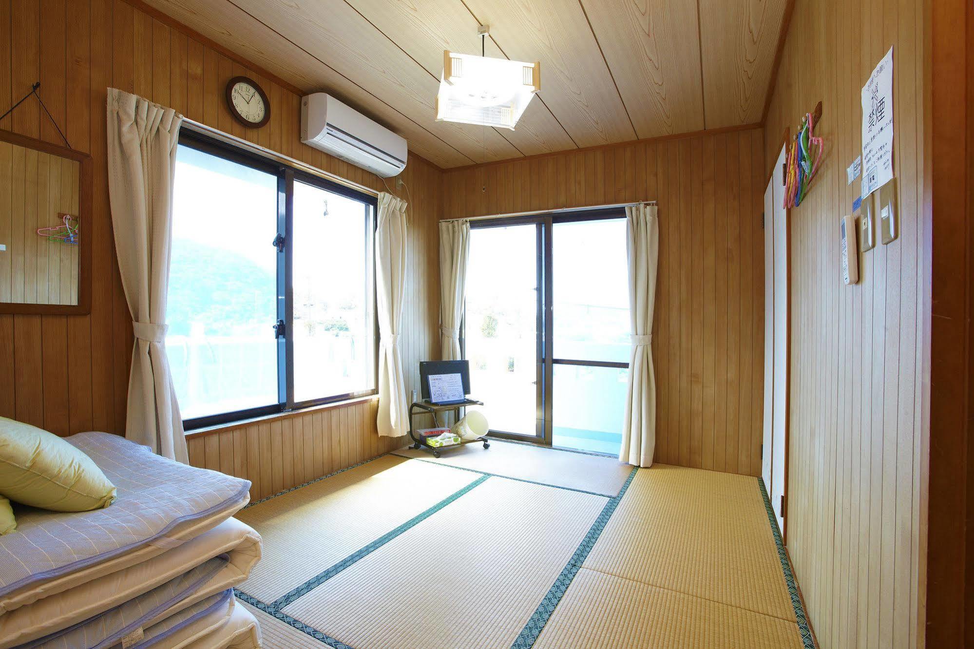 Minshuku Yadokari Hotel Zamami Exterior foto